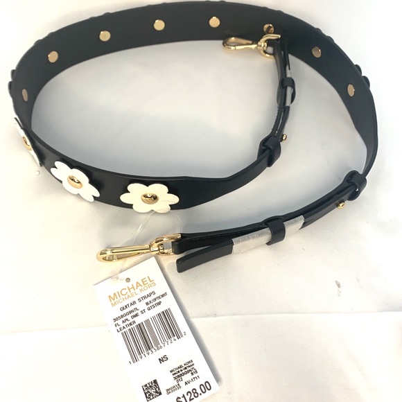 Michael Kors Handbags - Michael Kors Flower purse strap 🌸 🌺